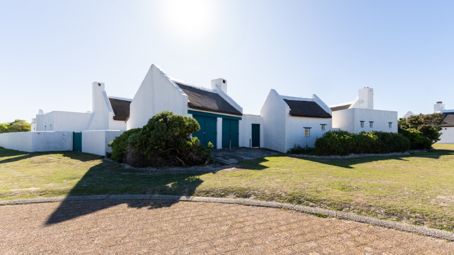 5 Bedroom Property for Sale in Struisbaai Western Cape